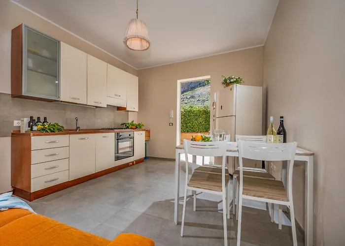 Spada Con Ampi Spazi Esterni *