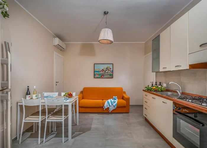 Spada Con Ampi Spazi Esterni Villa