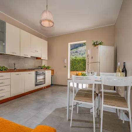 Spada Con Ampi Spazi Esterni *