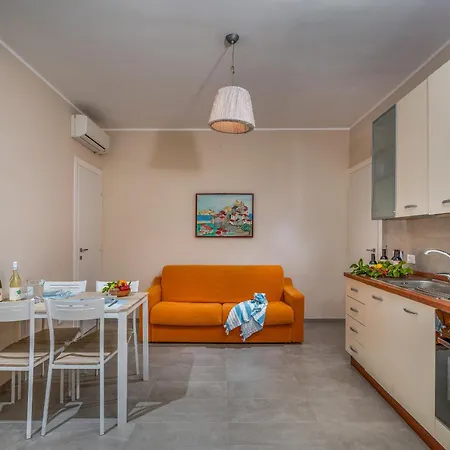 Spada Con Ampi Spazi Esterni Villa