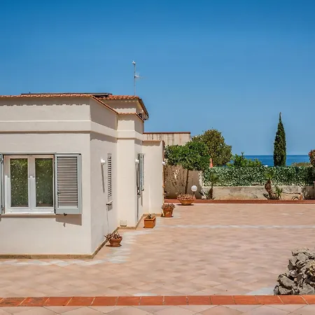 Spada Con Ampi Spazi Esterni