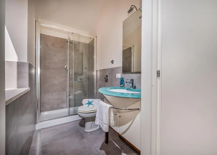 Spada Con Ampi Spazi Esterni