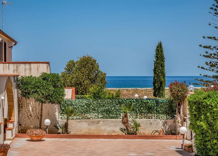 Spada Con Ampi Spazi Esterni Villa *