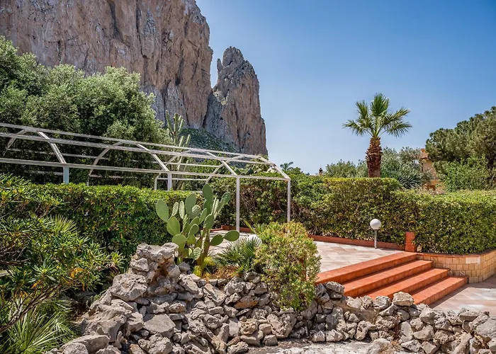 Spada Con Ampi Spazi Esterni