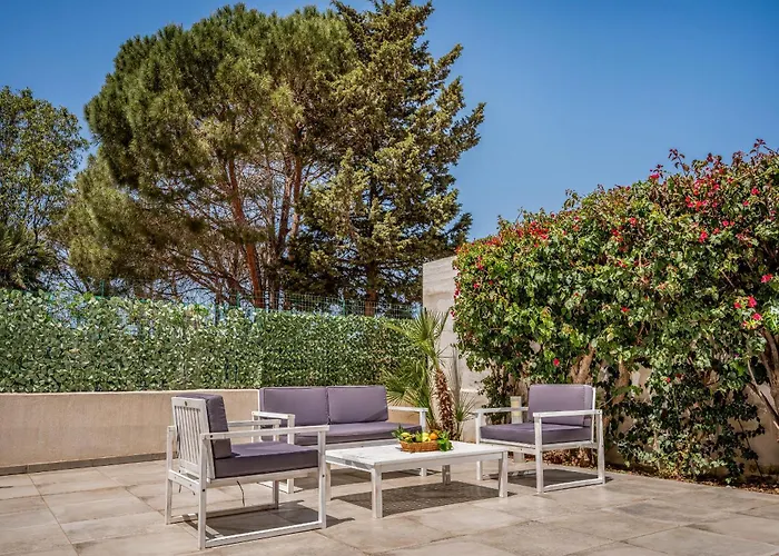 Spada Con Ampi Spazi Esterni